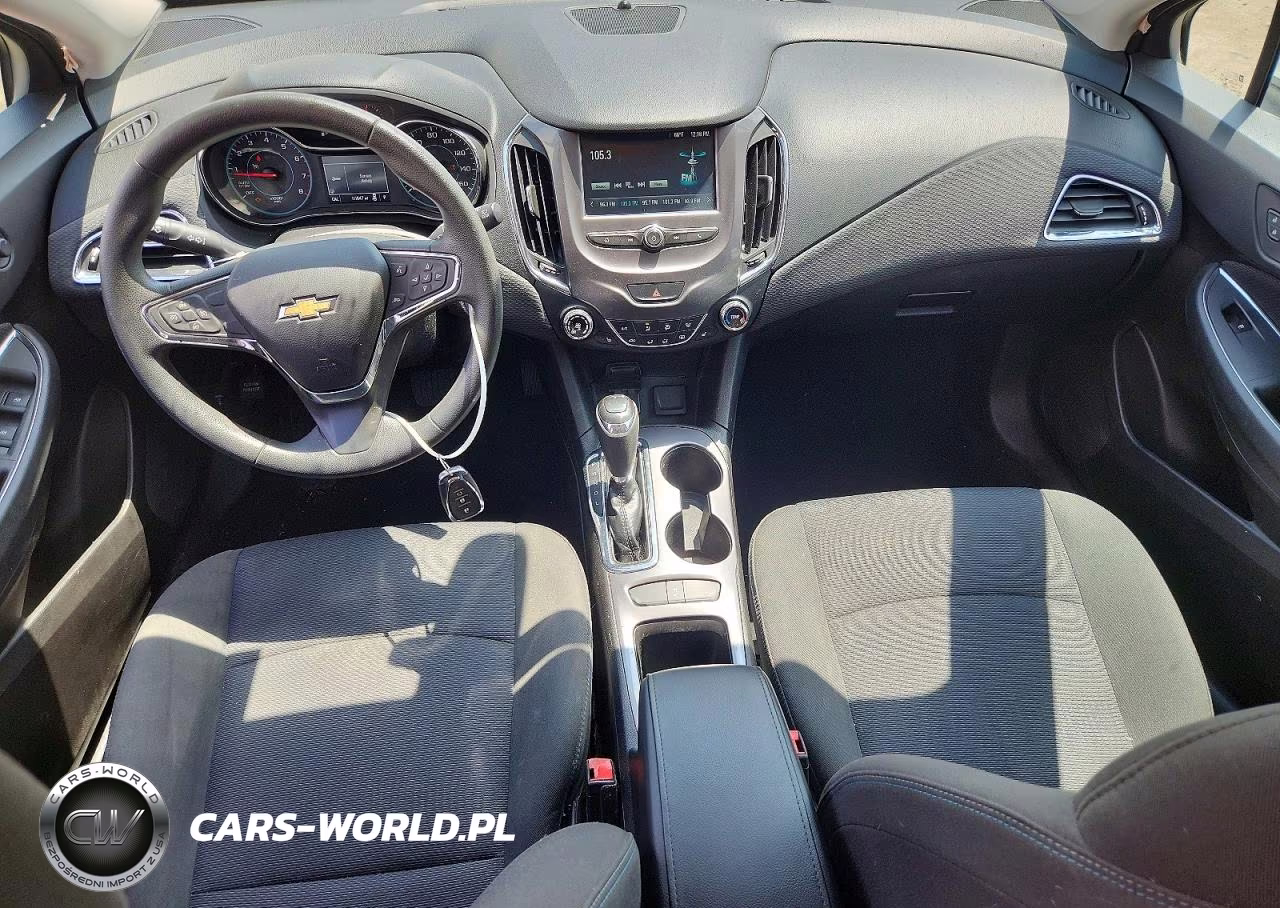 2018 Chevrolet Cruze Lt VIN:3G1BE6SM8JS625875 - 8