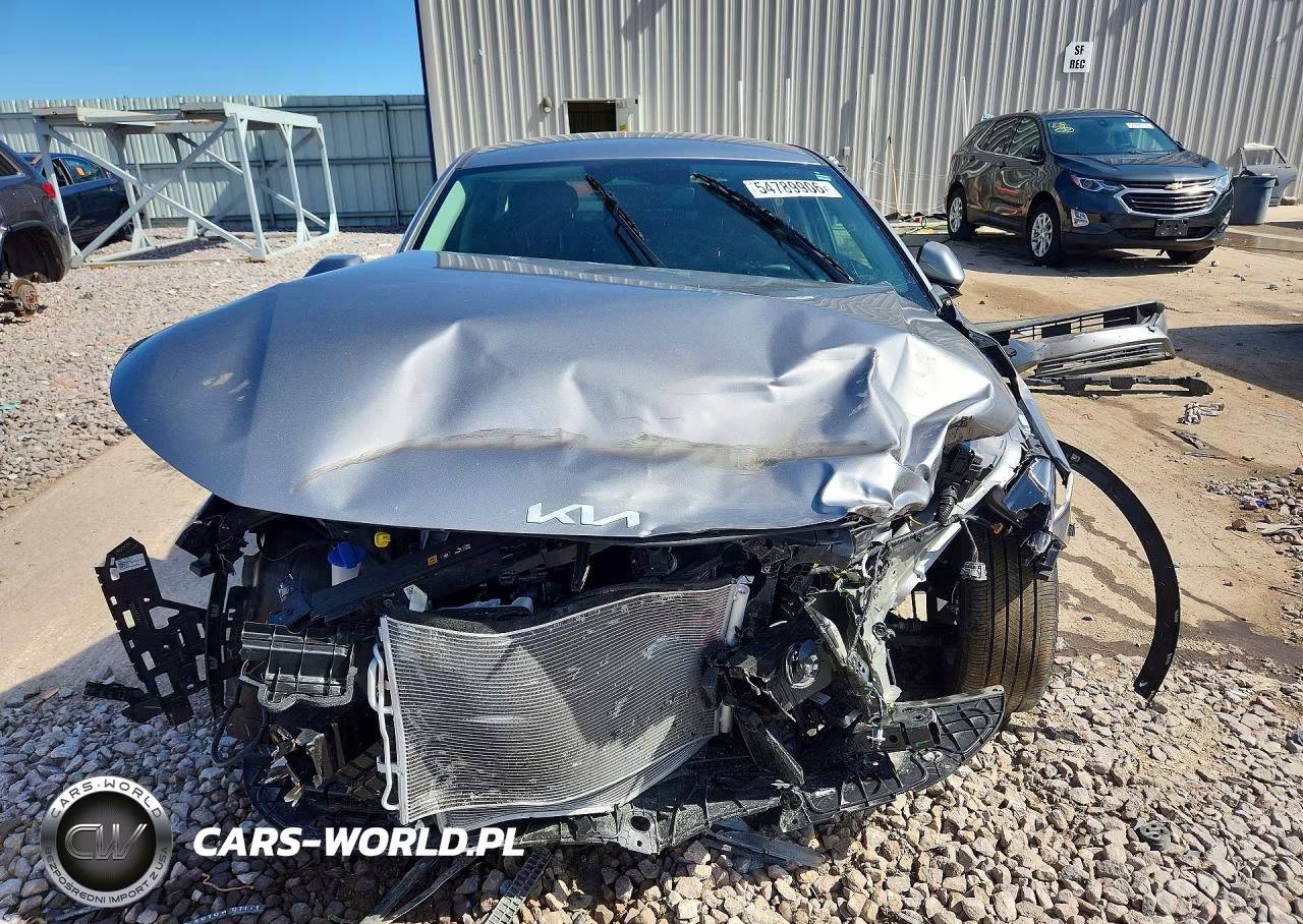 2025 Kia K4 Lxs VIN:3KPFT4DE0SE238102 - 5