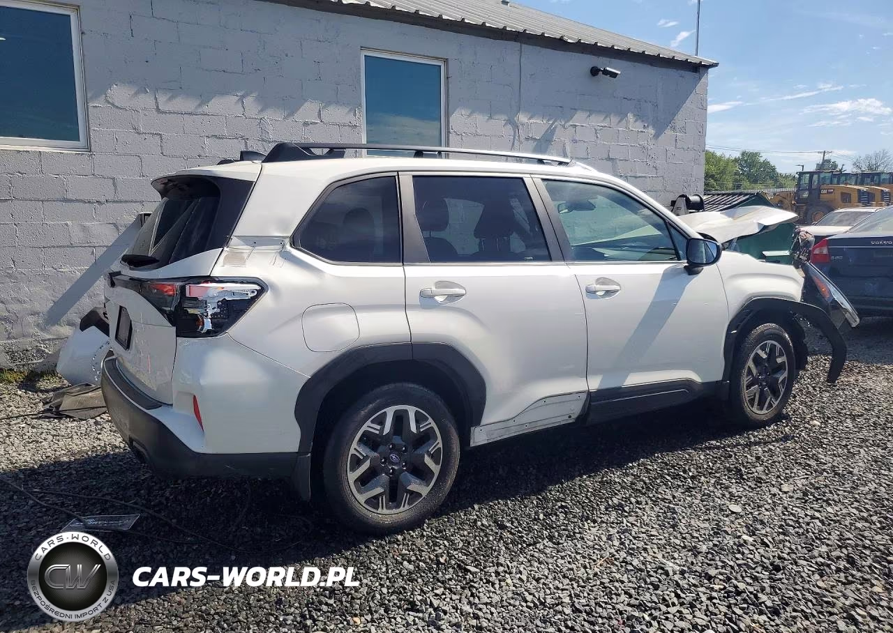 2025 Subaru Forester Premium VIN:JF2SLDBC2SH524870 - 3