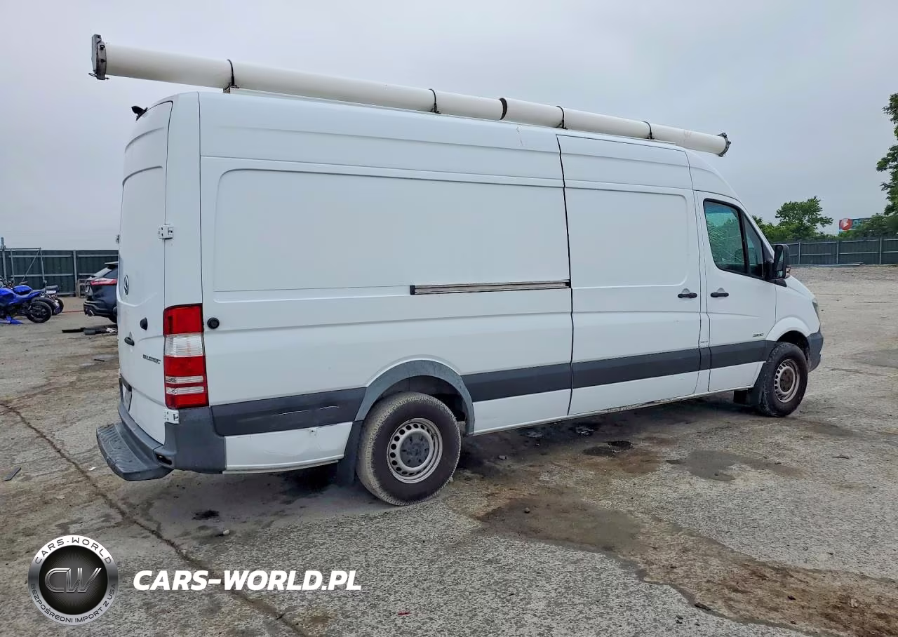 2015 Mercedes Benz Sprinter 2500 Delivery Van VIN:WD3PE8DC3FP111087 - 3