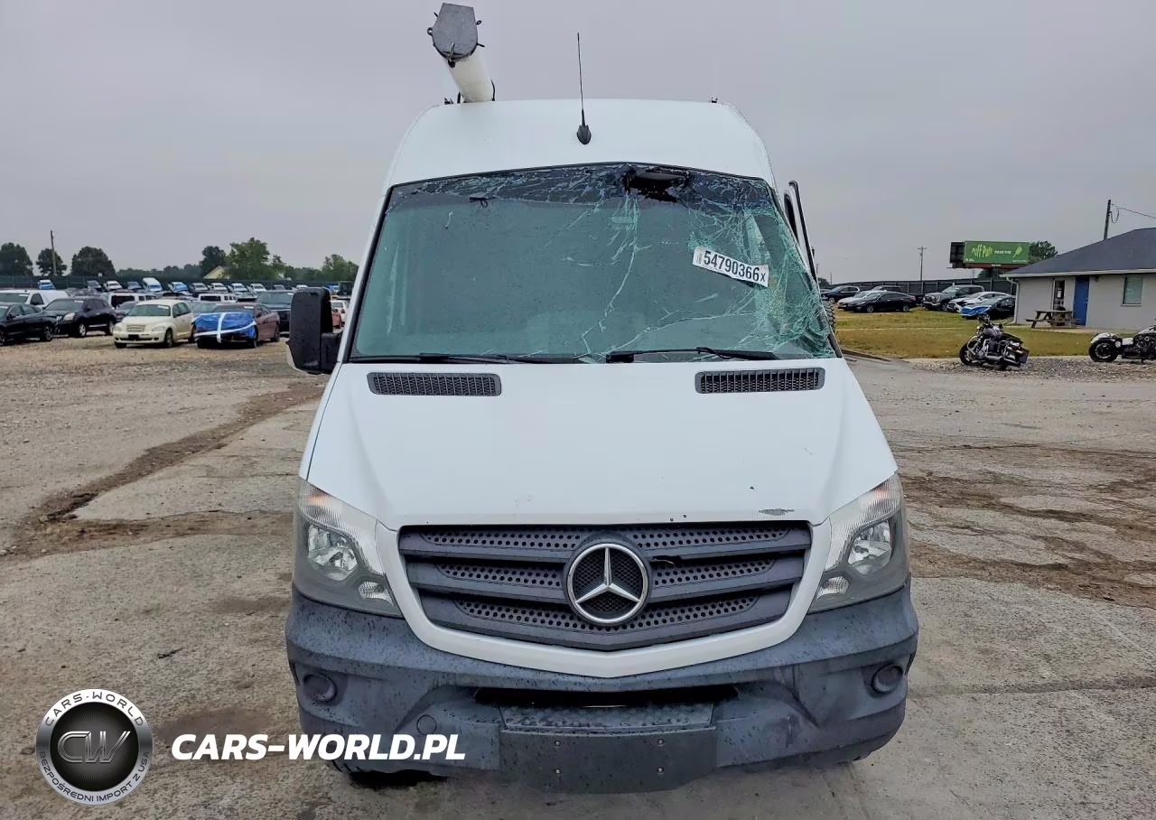 2015 Mercedes Benz Sprinter 2500 Delivery Van VIN:WD3PE8DC3FP111087 - 5