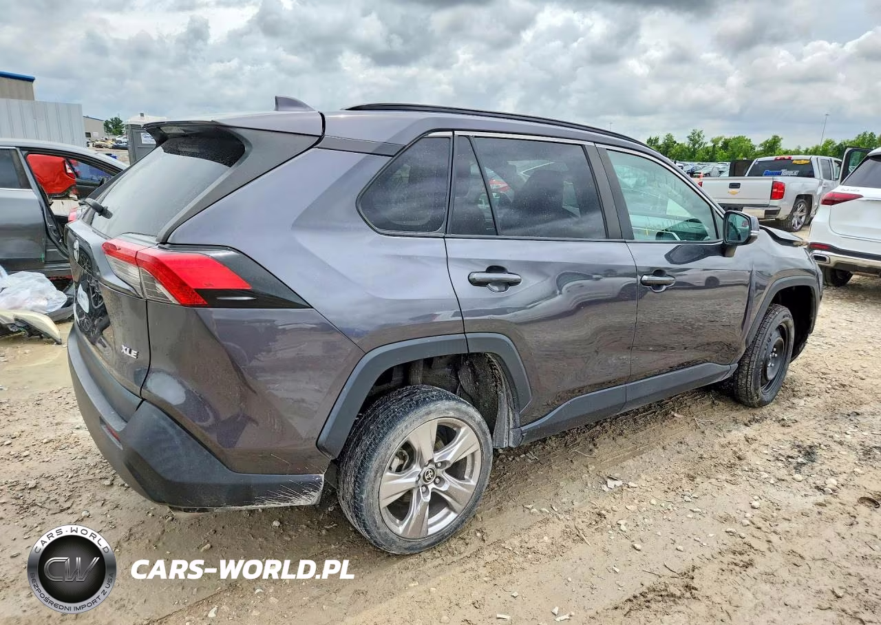 2022 Toyota Rav4 Xle VIN:2T3W1RFV6NW206196 - 3