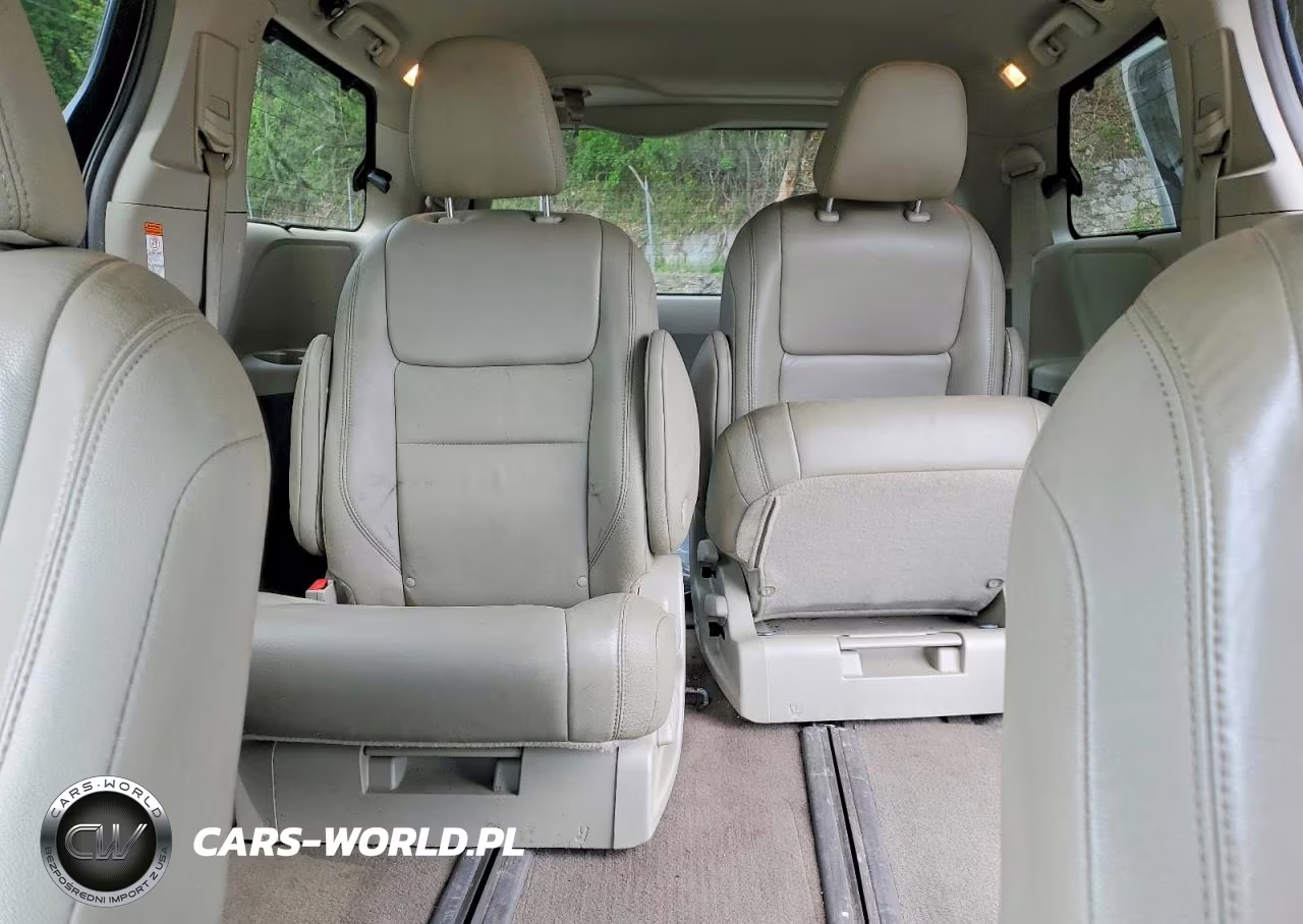 2017 Toyota Sienna Xle 7-Passenger VIN:5TDDZ3DC7HS159166 - 10