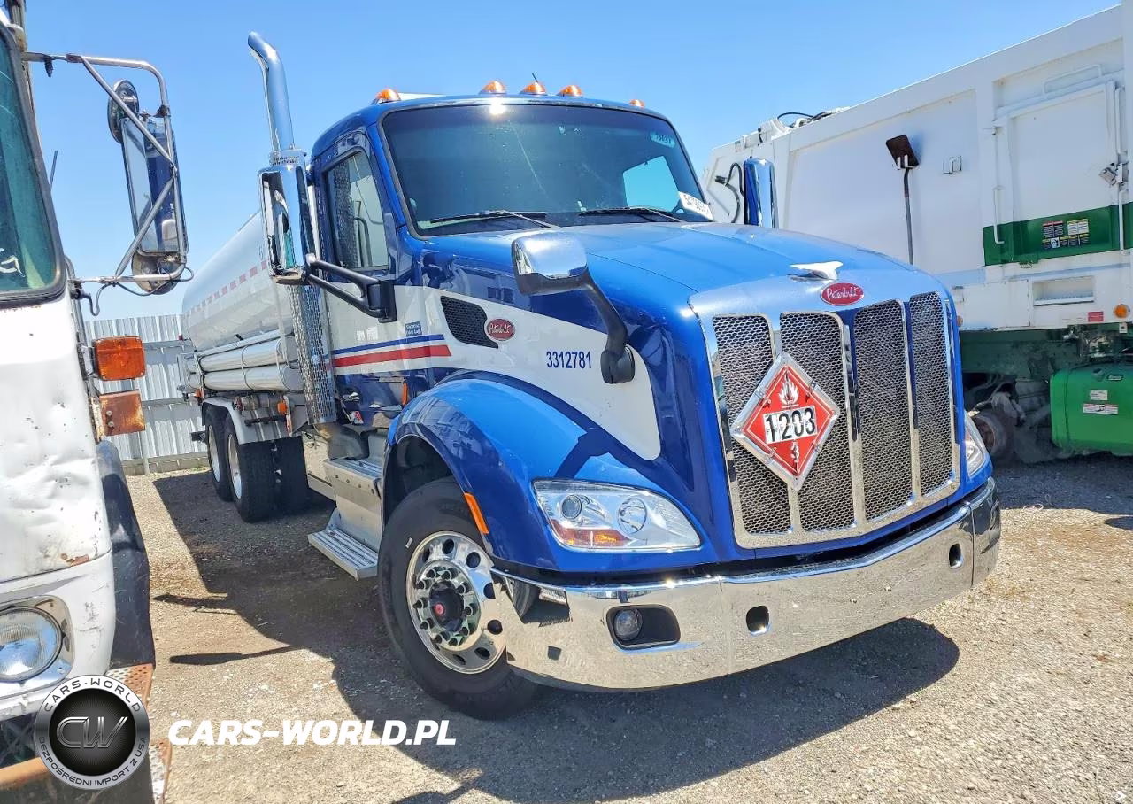 2017 Peterbilt 579 Fuel Truck