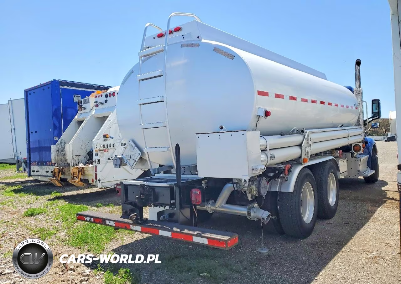 2017 Peterbilt 579 Fuel Truck VIN:1NPBLP9X2HD368928 - 4