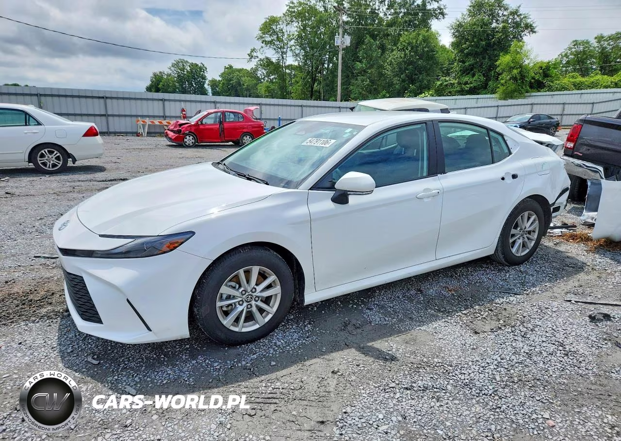 2025 Toyota Camry Le – zdjęcie 1 z 13