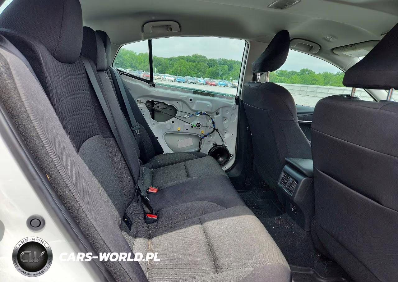 2025 Toyota Camry Le VIN:4T1DAACK1SU145623 - 10