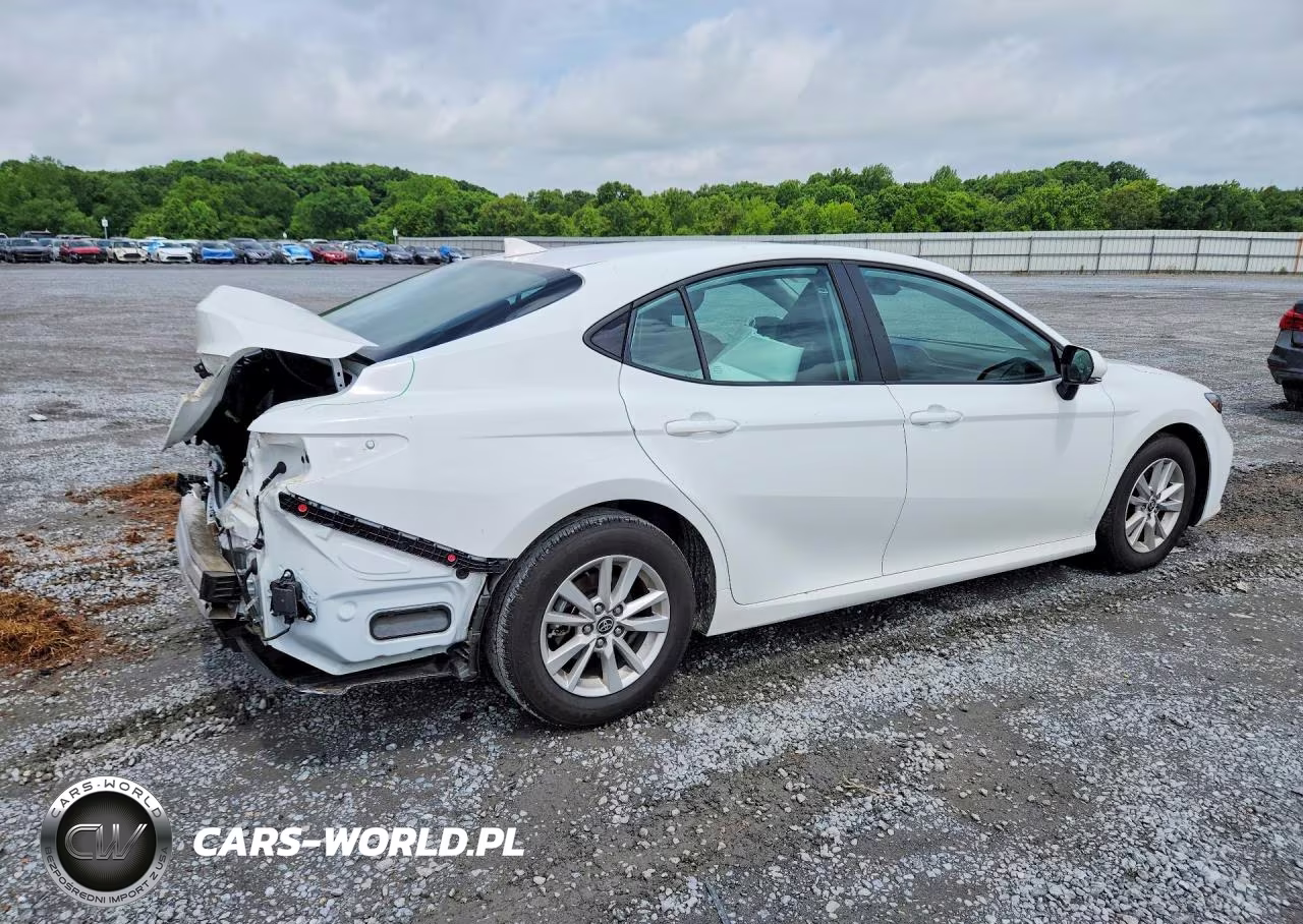 2025 Toyota Camry Le VIN:4T1DAACK1SU145623 - 3