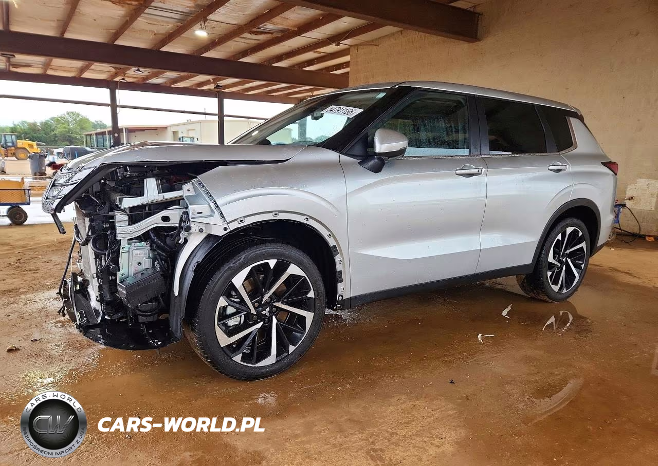 2024 Mitsubishi Outlander Se – zdjęcie 1 z 13