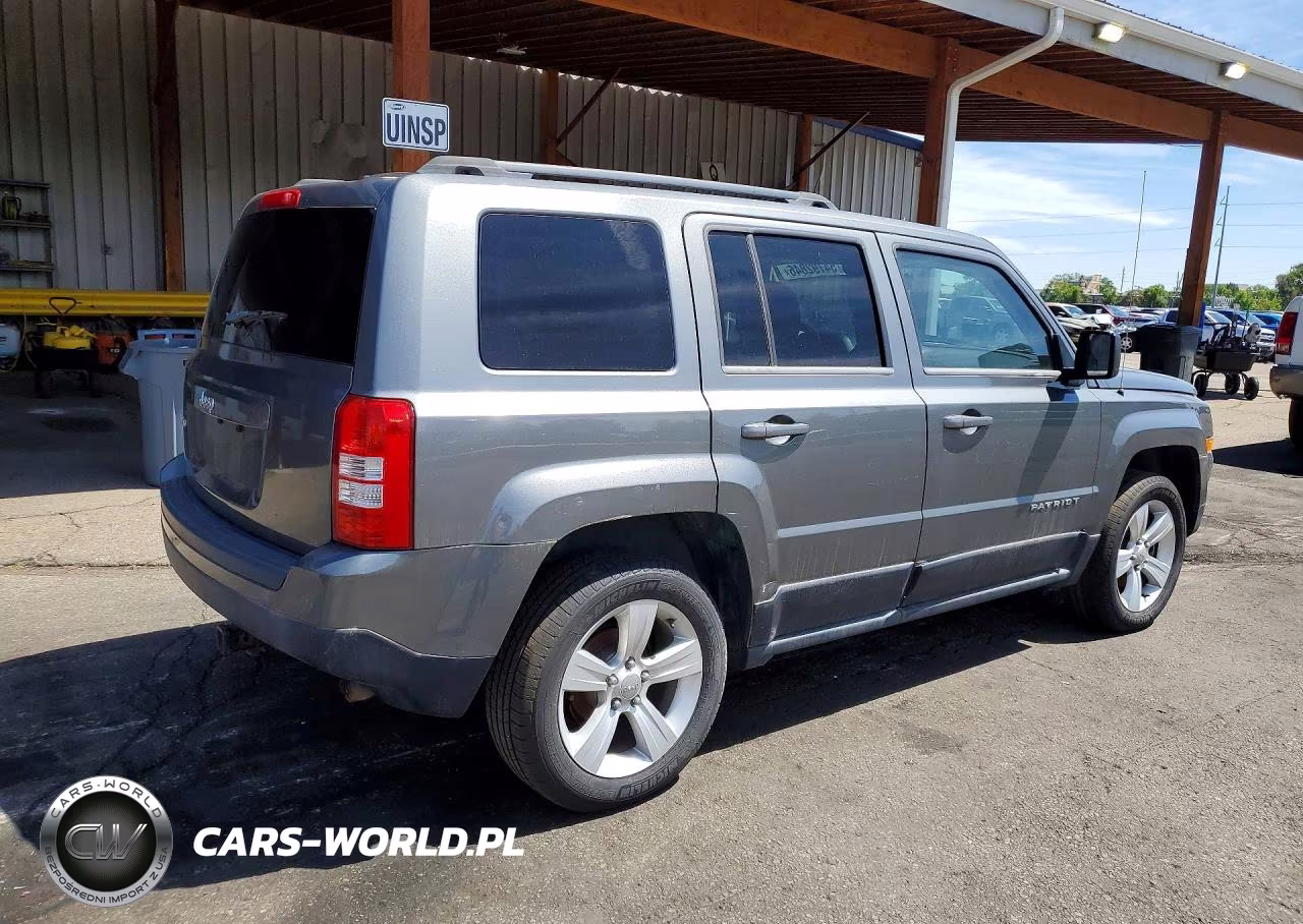 2014 Jeep Patriot Latitude VIN:1C4NJRFB1ED588345 - 3
