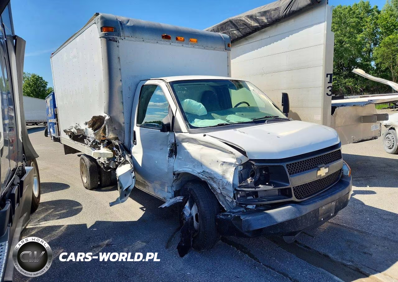 2012 Chevrolet Express Box Truck VIN:1GB0G2CAXC1186242 - 4