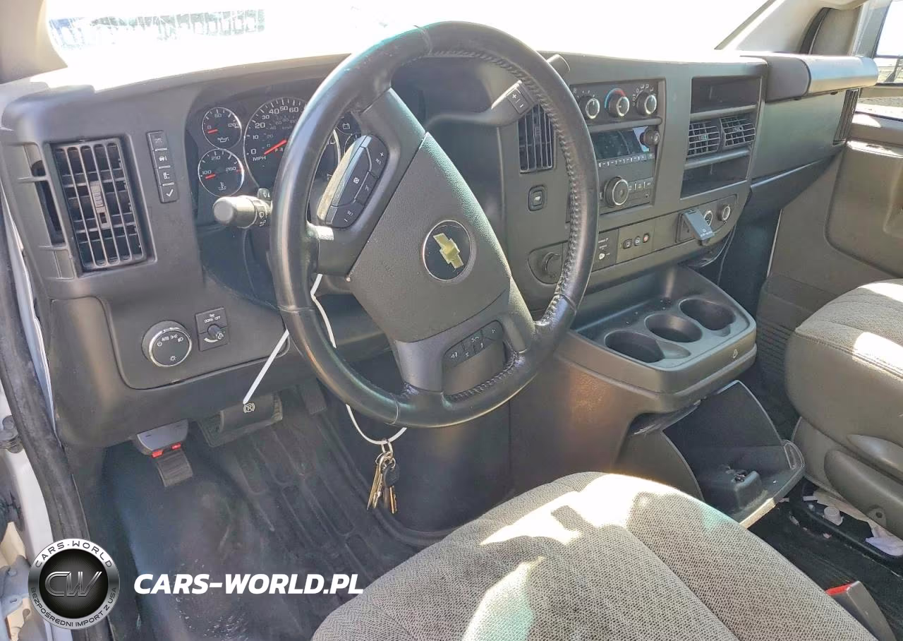 2022 Chevrolet Express G3500 VIN:1GCZGGF77N1185522 - 10