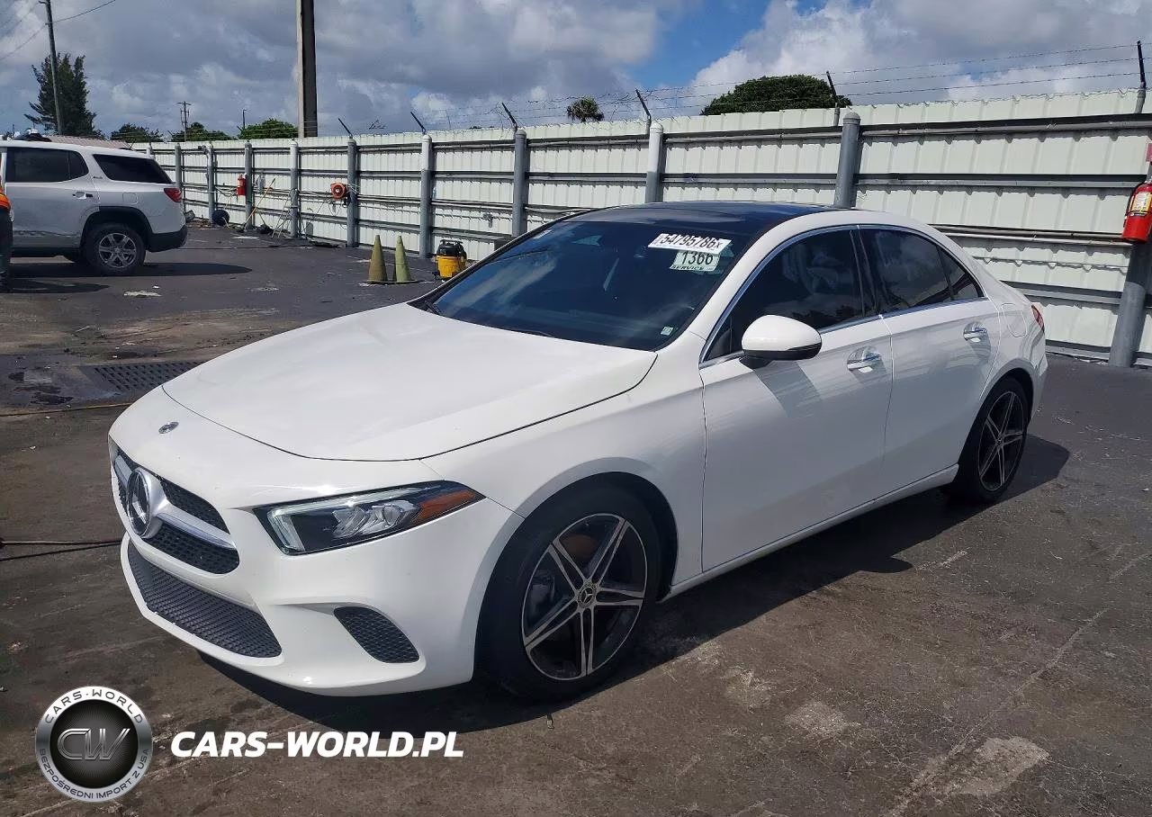 2022 Mercedes-Benz A 220