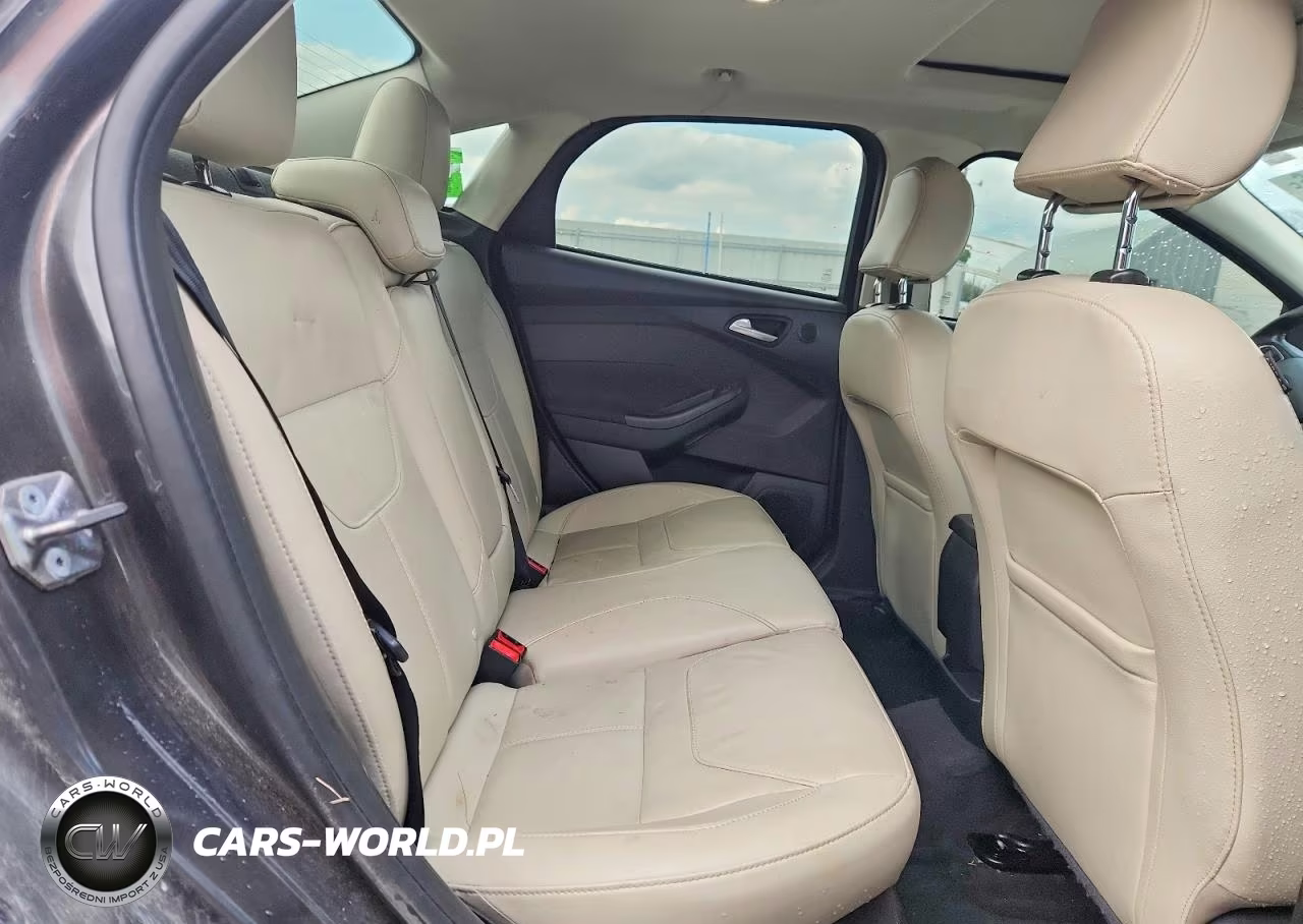 2018 Ford Focus Titanium VIN:1FADP3J20JL314770 - 10