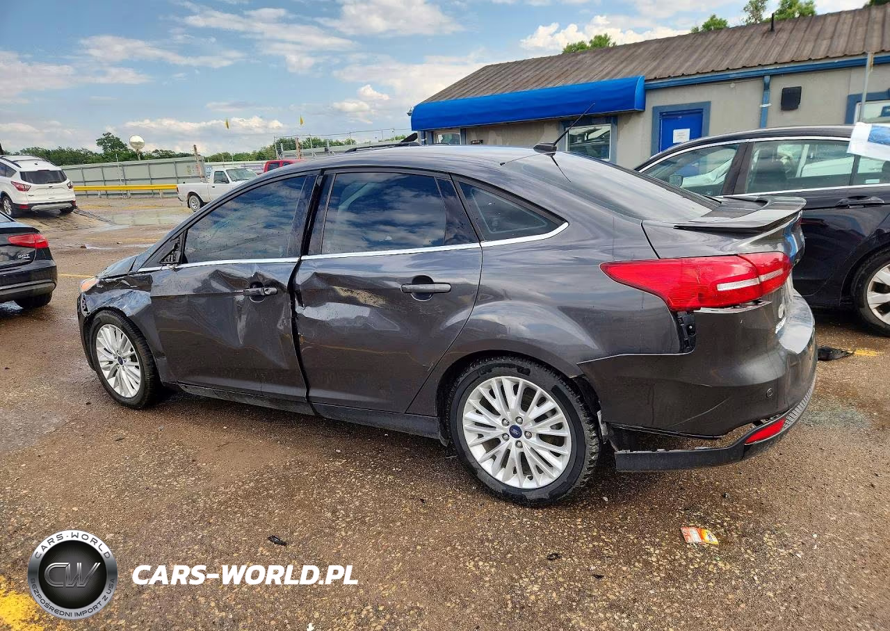 2018 Ford Focus Titanium VIN:1FADP3J20JL314770 - 2