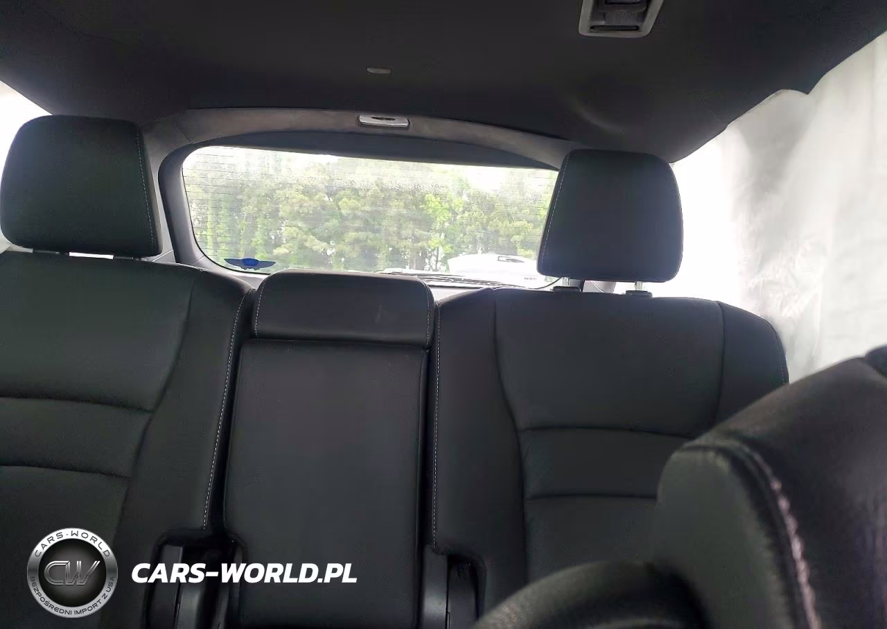 2019 Honda Passport Touring VIN:5FNYF8H96KB023774 - 10