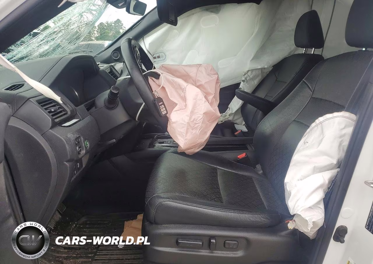 2019 Honda Passport Touring VIN:5FNYF8H96KB023774 - 7