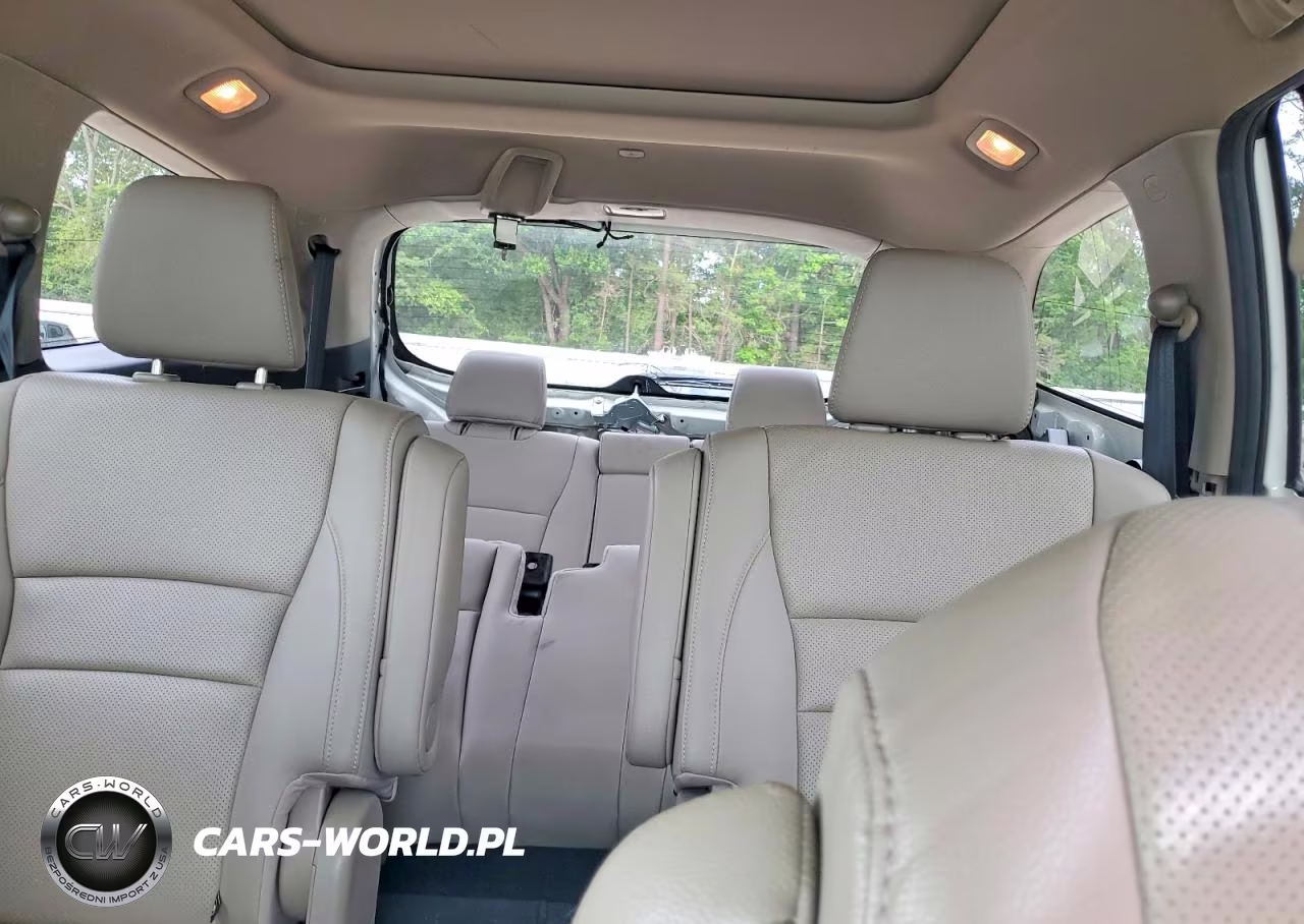 2018 Honda Pilot Elite VIN:5FNYF6H0XJB014192 - 10