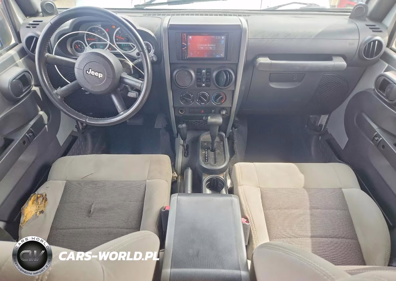 2010 Jeep Wrangler Unlimited Sport VIN:1J4HA3H14AL224672 - 8