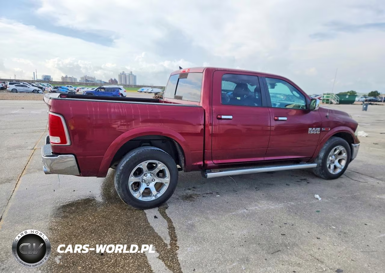2018 Ram 1500 Laramie VIN:1C6RR7NM7JS233923 - 3