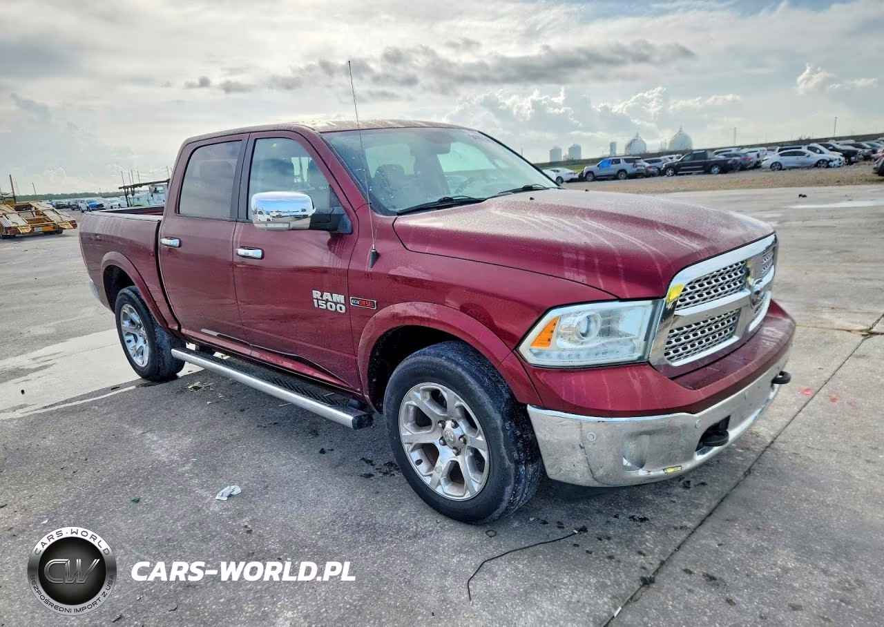 2018 Ram 1500 Laramie VIN:1C6RR7NM7JS233923 - 4