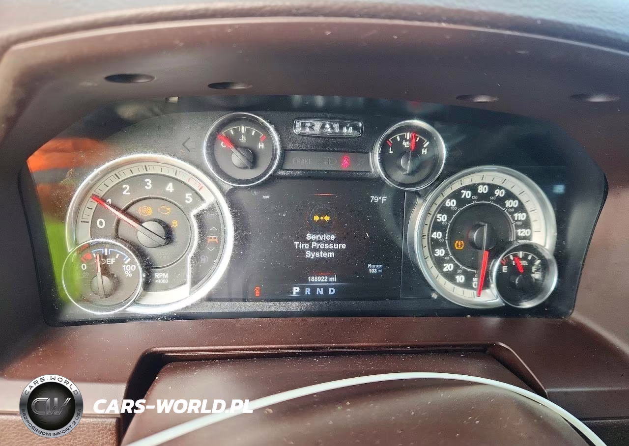 2018 Ram 1500 Laramie VIN:1C6RR7NM7JS233923 - 9