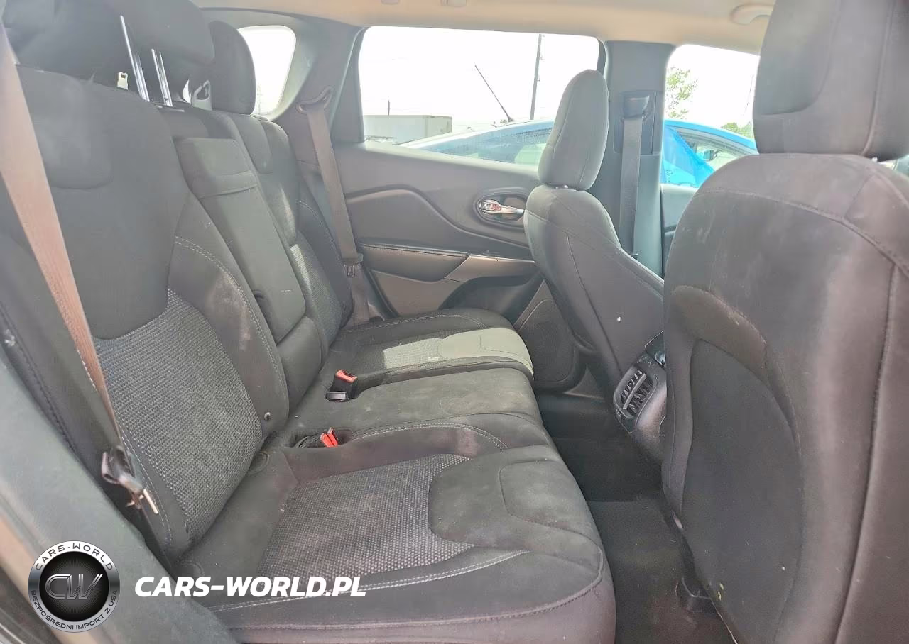 2019 Jeep Cherokee Latitude VIN:1C4PJLCB5KD327242 - 11