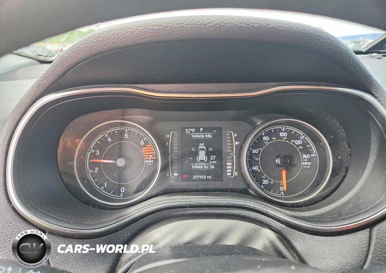 2019 Jeep Cherokee Latitude VIN:1C4PJLCB5KD327242 - 9