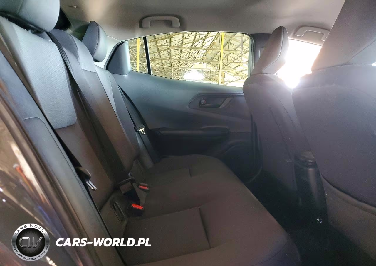 2024 Toyota Prius Le VIN:JTDACAAUXR3016527 - 10