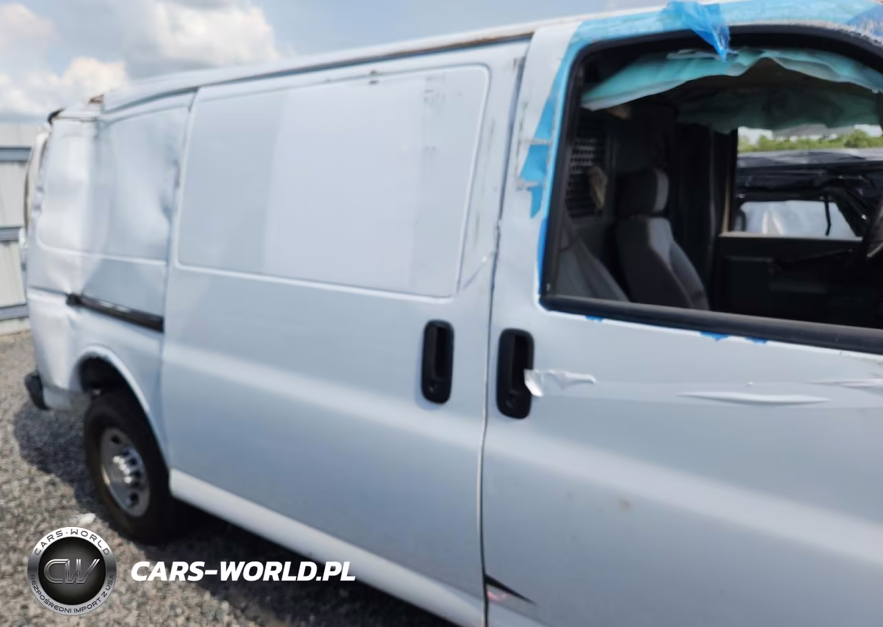 2021 Chev Express G2500 VIN:1GCWGAFPXM1266450 - 11