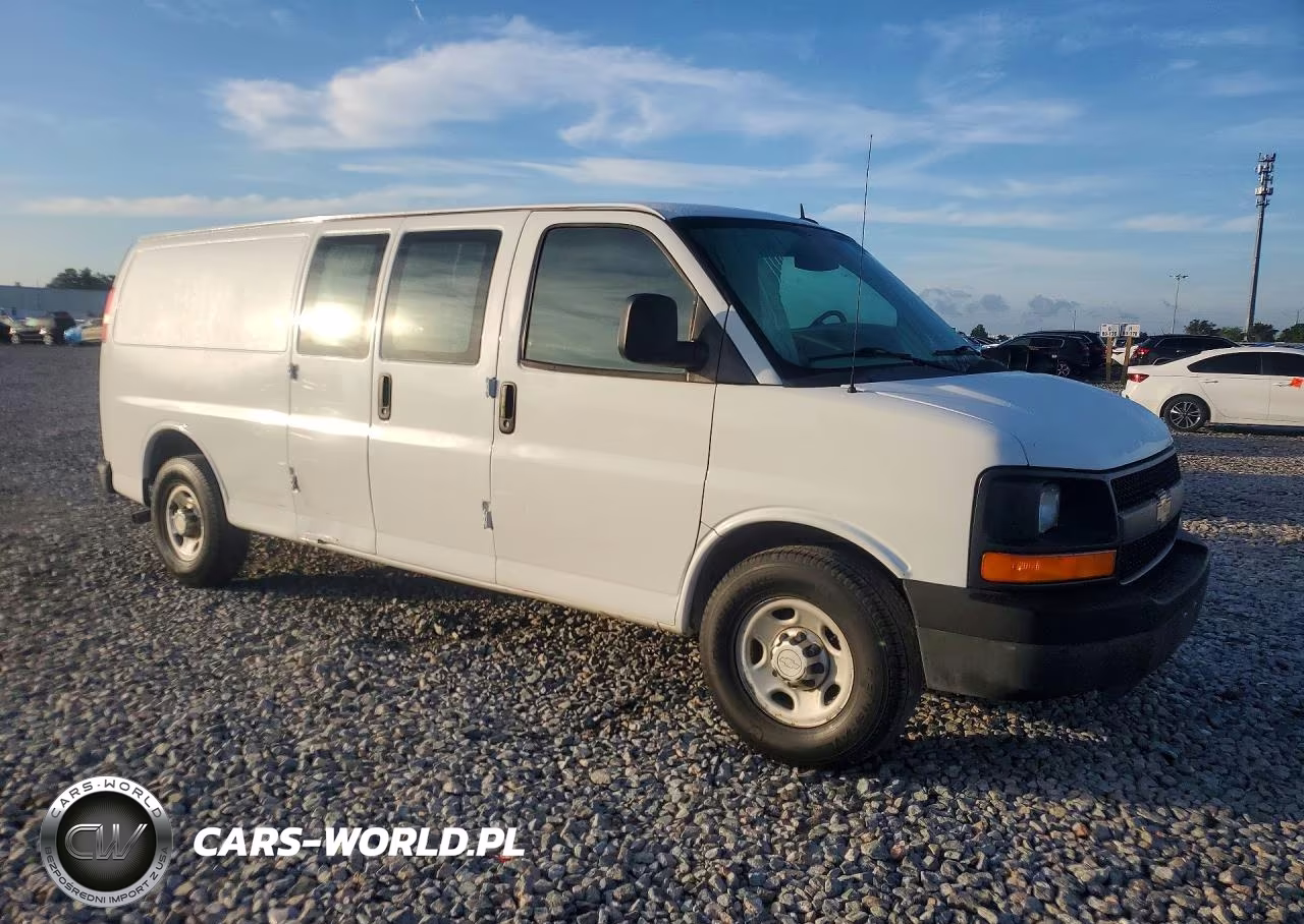 2015 Chevrolet Express G2500 VIN:1GCWGGCBXF1102131 - 4
