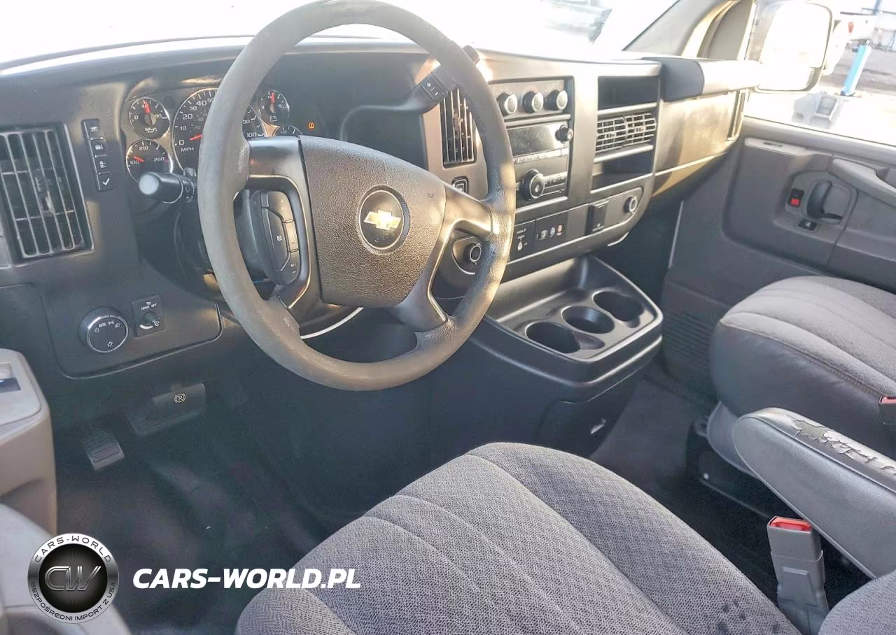 2015 Chevrolet Express G2500 VIN:1GCWGGCBXF1102131 - 8