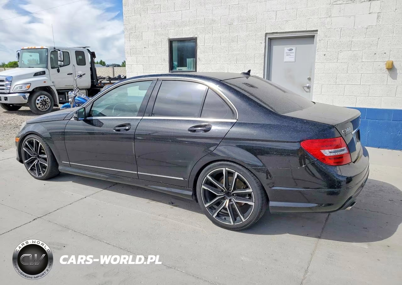 2012 Mercedes-Benz C 300 4Matic VIN:WDDGF8BB4CA617576 - 2