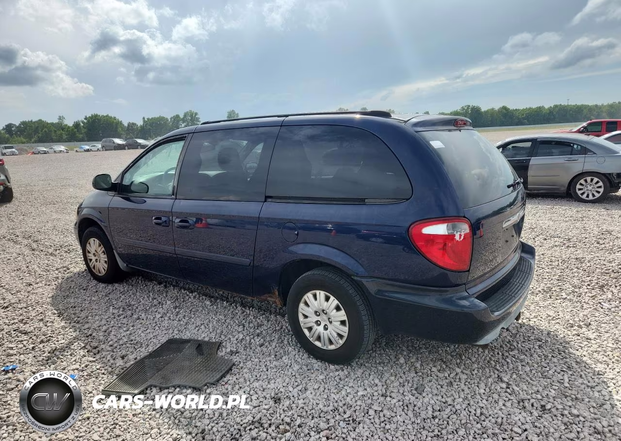 2005 Chrysler Town & Country Lx VIN:2C4GP44R45R592834 - 2