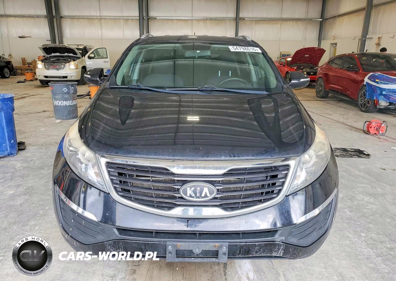 2011 Kia Sportage Lx VIN:KNDPBCA2XB7153330 - 5