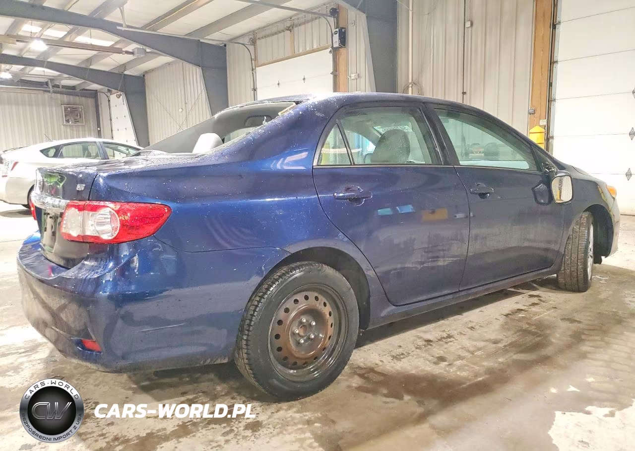 2013 Toyota Corolla Le VIN:5YFBU4EE8DP188805 - 3