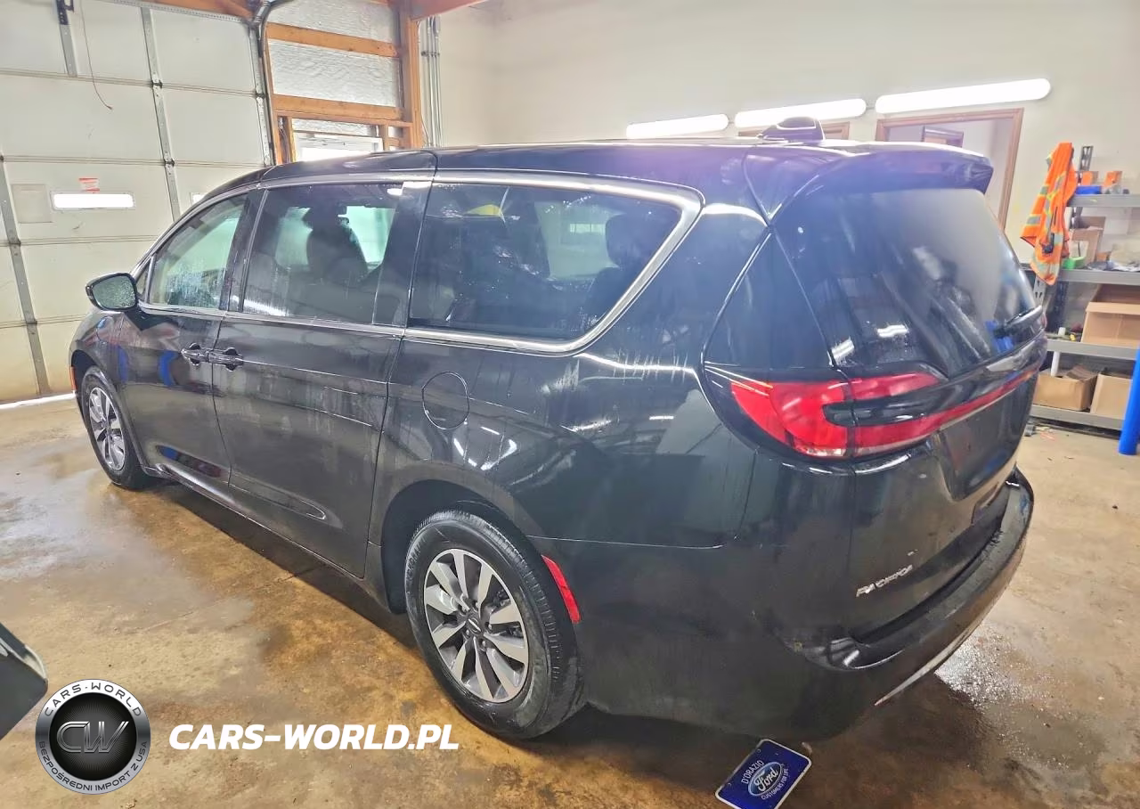 2024 Chrysler Pacifica Hybrid Select VIN:2C4RC1S74RR174526 - 2
