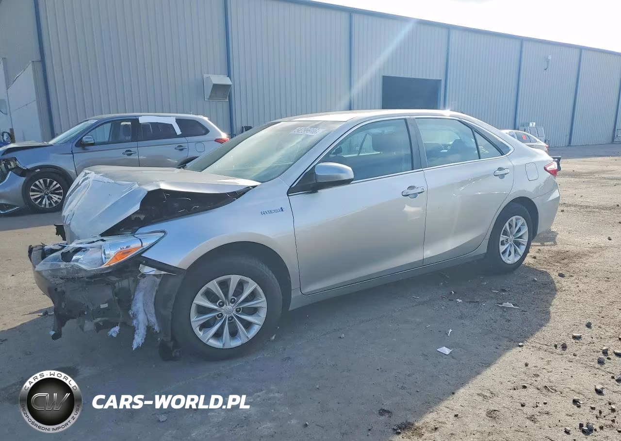 2016 Toyota Camry Hybrid Le – zdjęcie 1 z 13