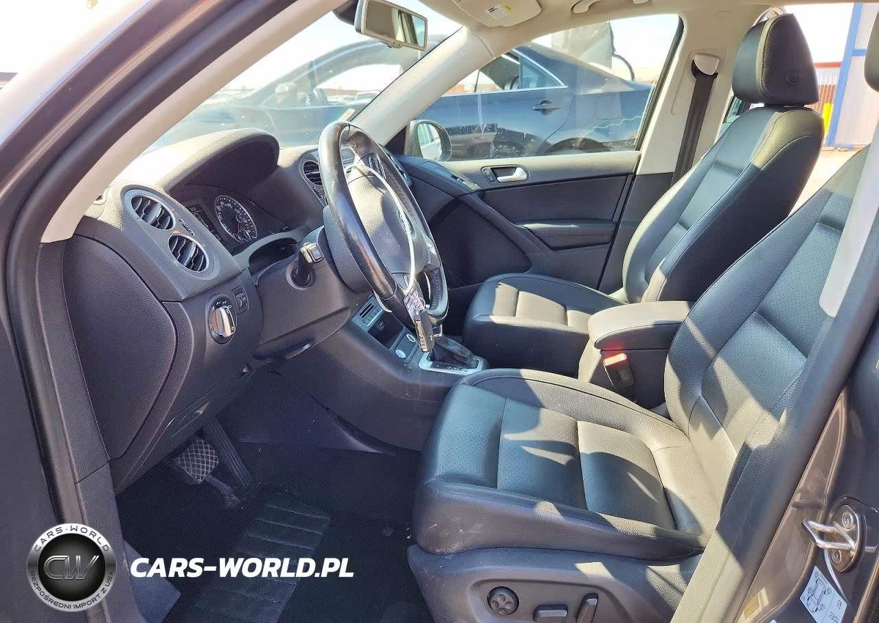 2016 Volkswagen Tiguan S VIN:WVGBV7AX4GW525659 - 7