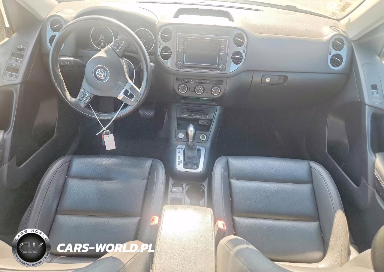 2016 Volkswagen Tiguan S VIN:WVGBV7AX4GW525659 - 8