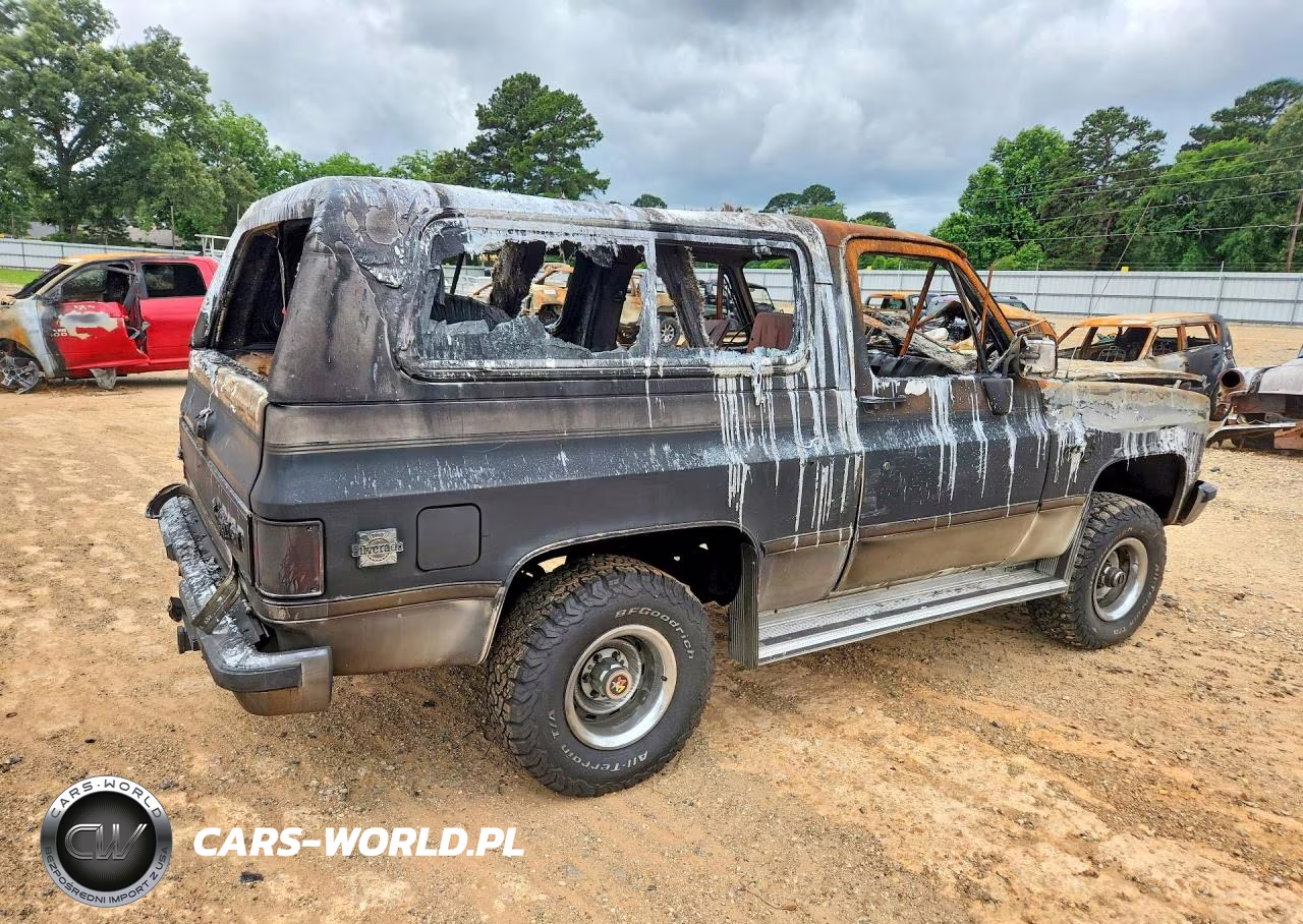 1988 Chevrolet Blazer V10 VIN:1GNEV18K8JF133758 - 3