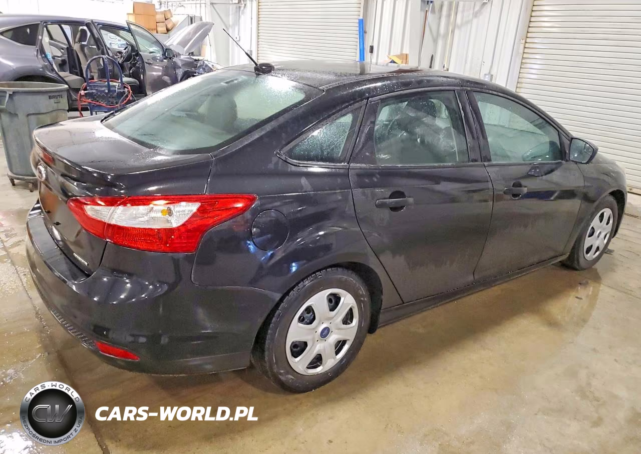 2014 Ford Focus S VIN:1FADP3E27EL330707 - 3