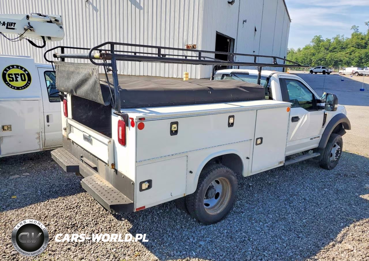 2019 Ford F550 Super Duty VIN:1FDUF5HT3KEF85427 - 3