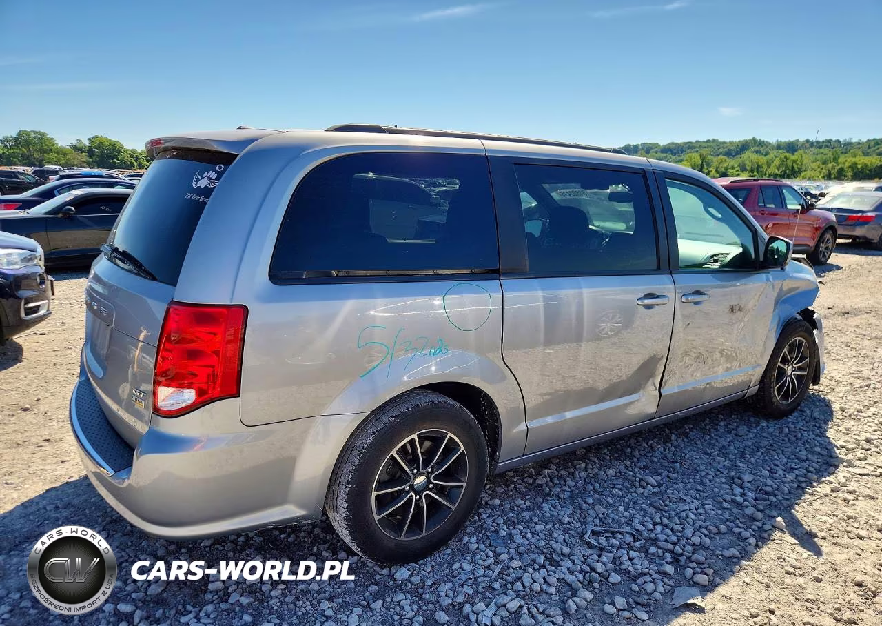 2018 Dodge Grand Caravan Gt VIN:2C4RDGEG8JR255724 - 3