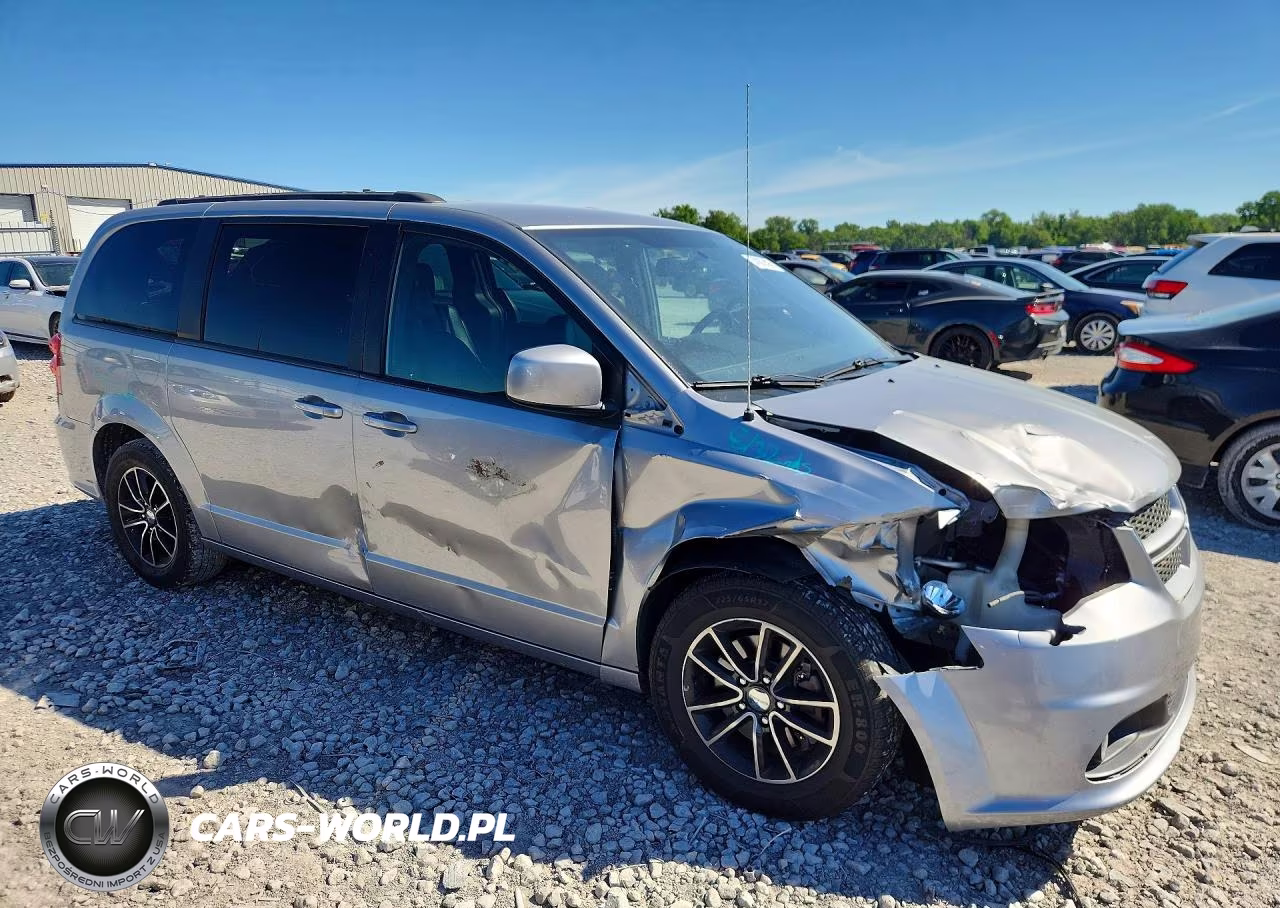 2018 Dodge Grand Caravan Gt VIN:2C4RDGEG8JR255724 - 4