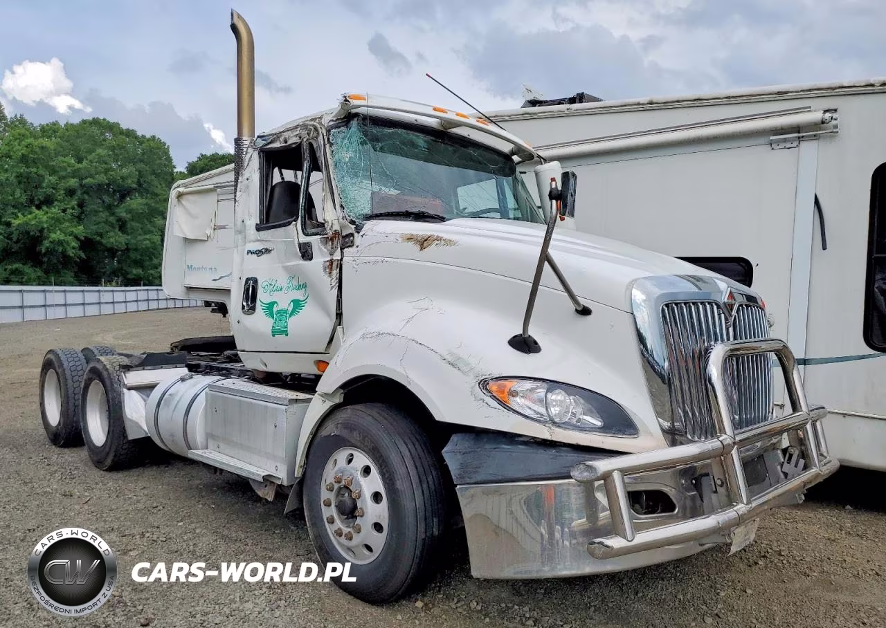 2014 International Prostar Semi Truck