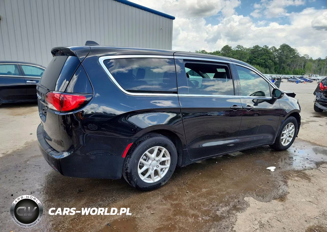 2025 Chrysler Voyager Lx VIN:2C4RC1CG0SR587872 - 3