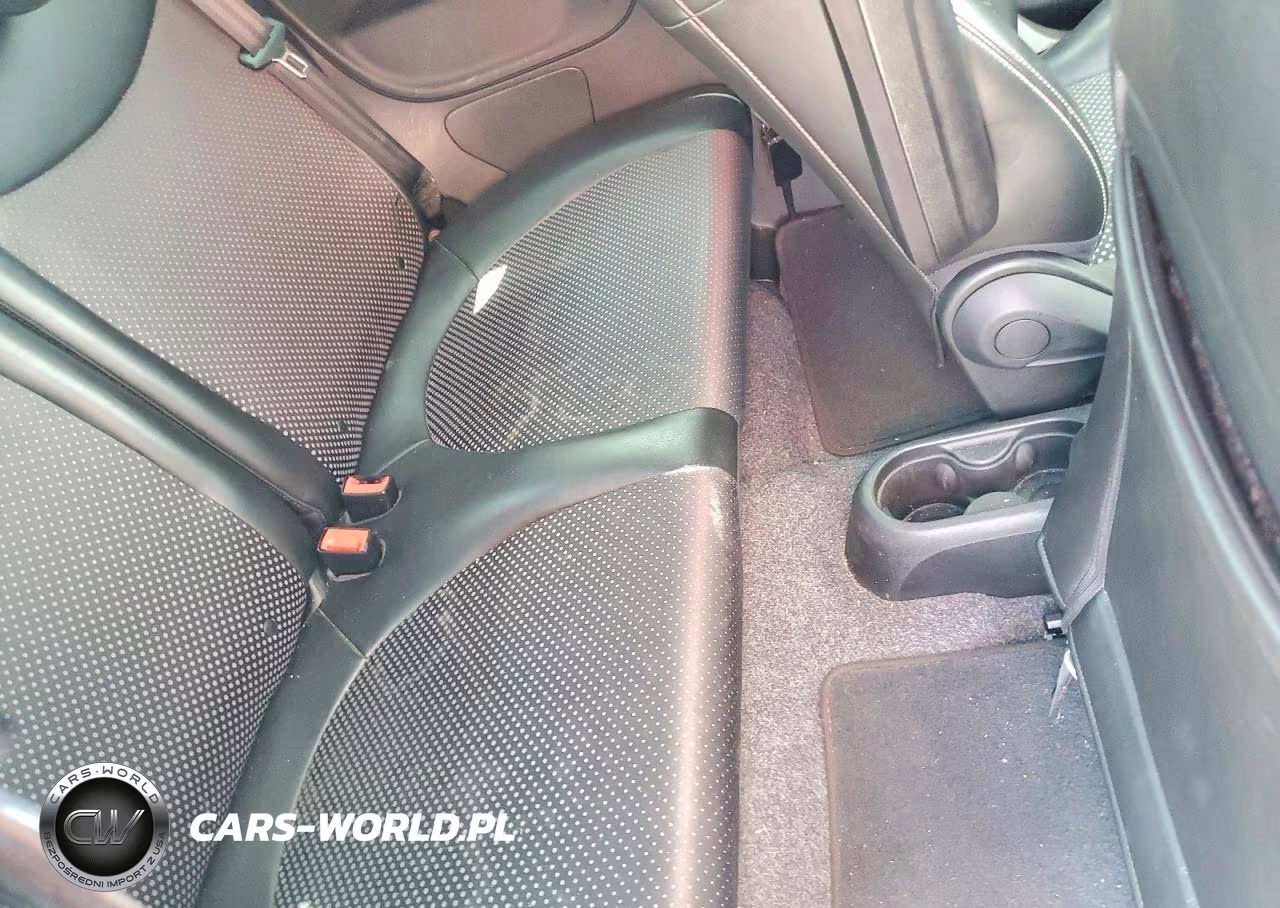 2017 Fiat 500 Electric VIN:3C3CFFGE4HT659945 - 10