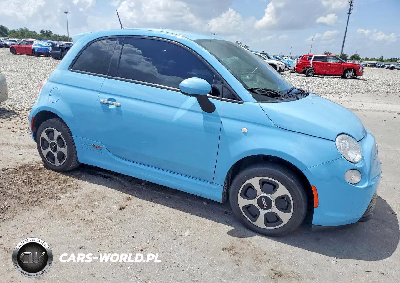 2017 Fiat 500 Electric VIN:3C3CFFGE4HT659945 - 4