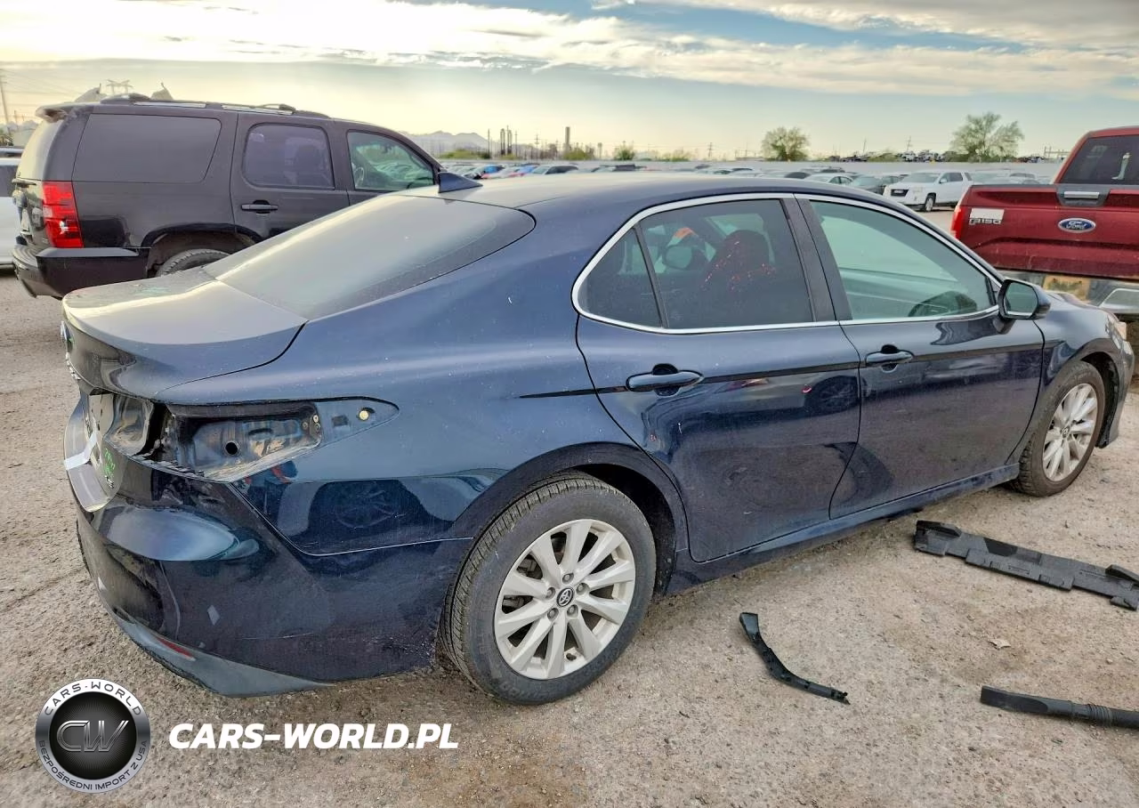 2020 Toyota Camry Le VIN:4T1C11AK7LU907885 - 3